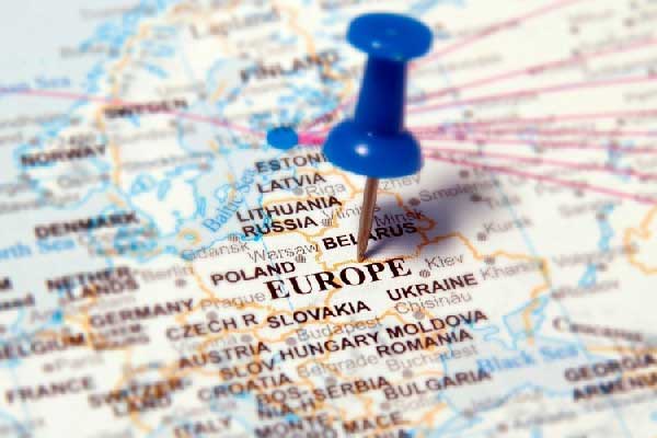 苹果(AAPL.US)高层持续震荡 挖角Meta核心法务掌门应对反垄断困局